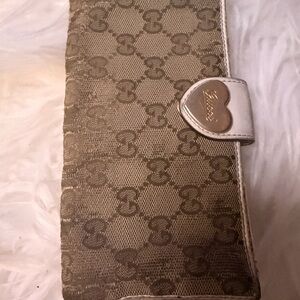 REHAB Gucci Beige Monogram Wallet - PROJECT